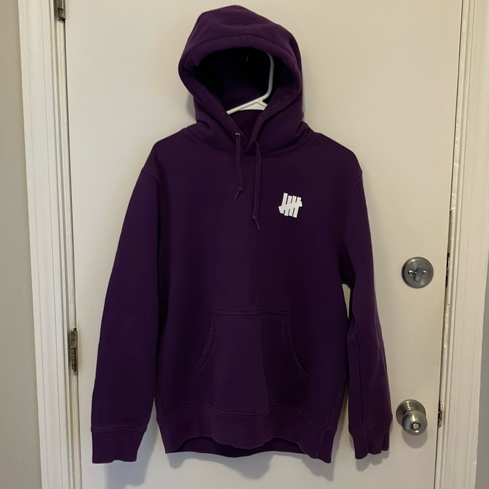 Undefeated Icon Hoodie 2019 Tag Size XL, Fits like US L